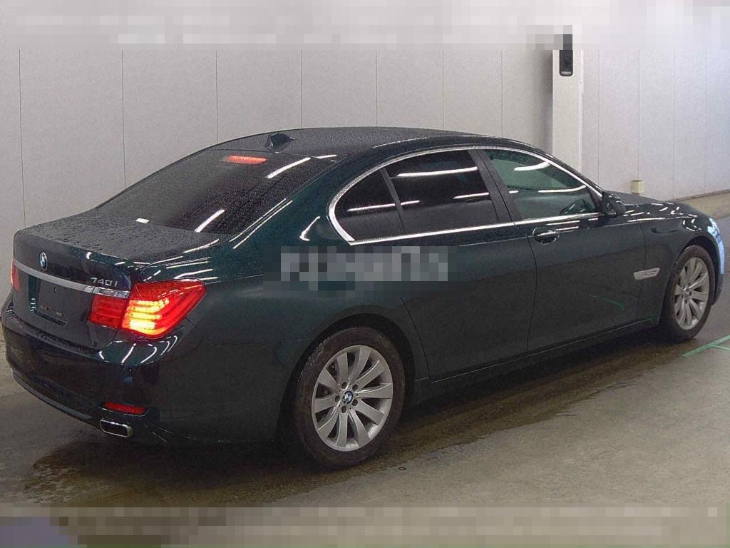 BMW 7 Series 2010 - Image 6