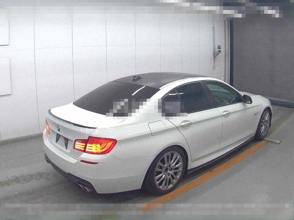 BMW 5 Series 2011 - Image 6