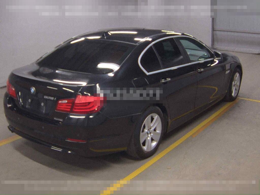 BMW 5 Series 2011 - Image 6