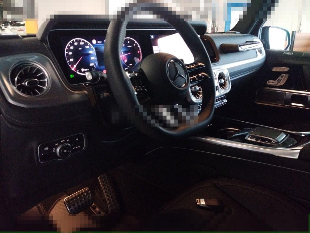 Mercedes-Benz G-Class 2025 - Image 4