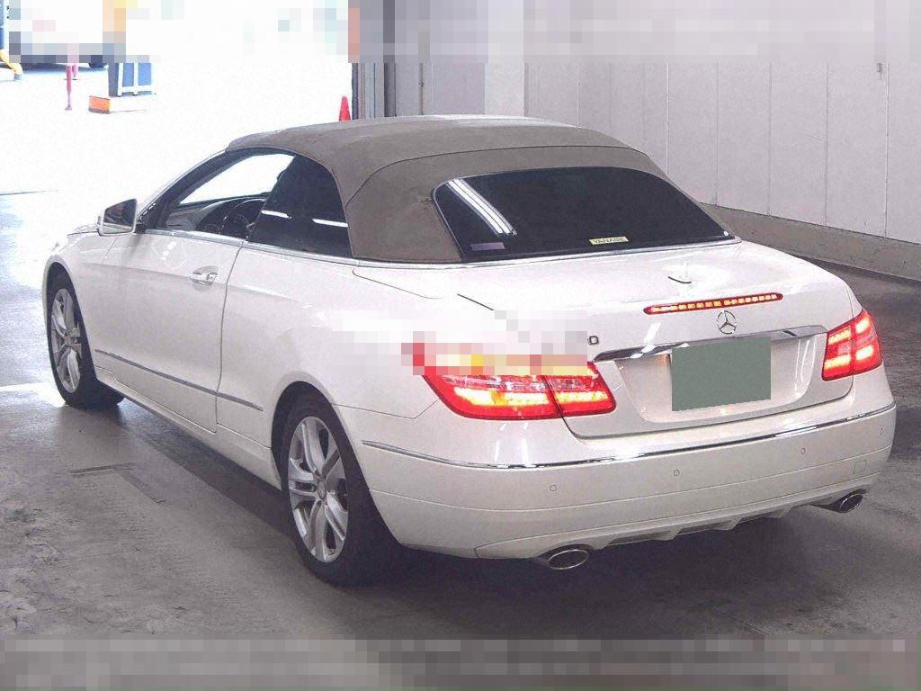 Mercedes-Benz E-Class 2010 - Image 3