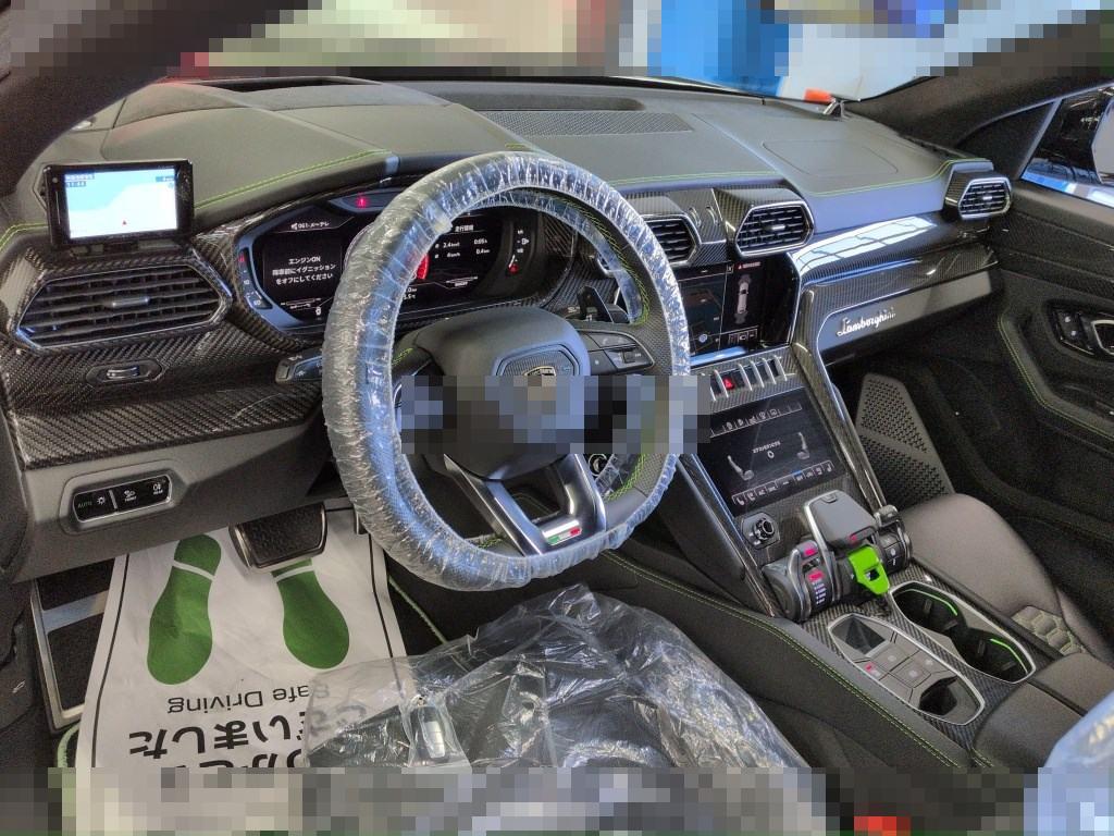Lamborghini URUS 2021 - Image 4