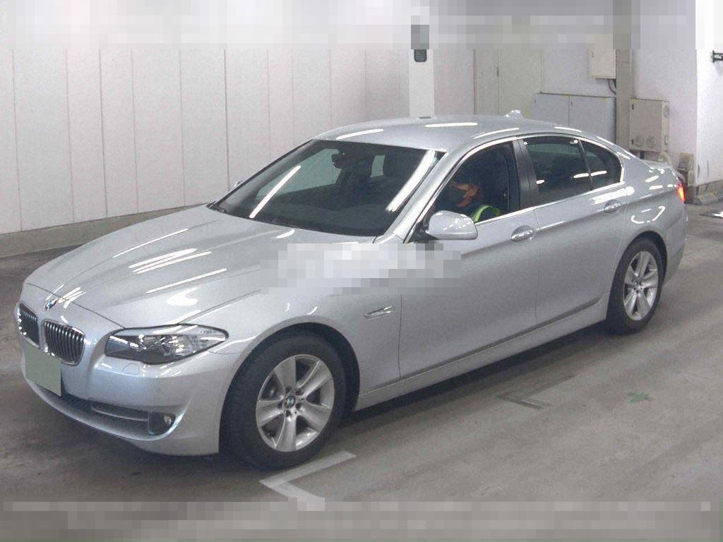 BMW 5 Series 2010 - Image 5