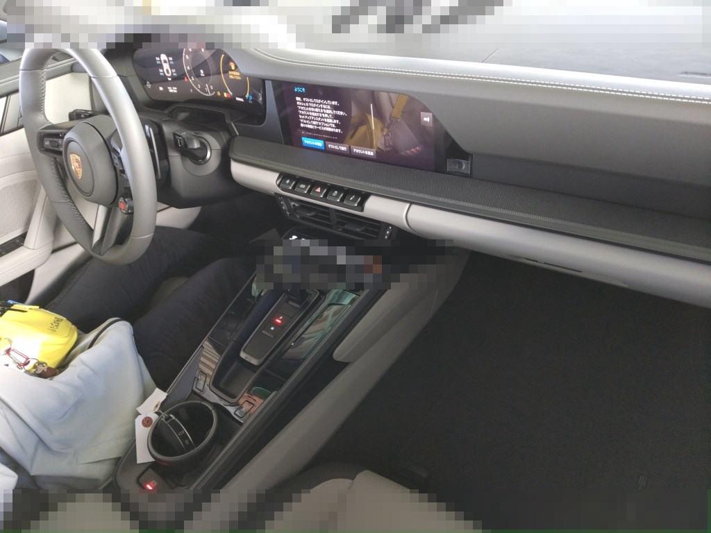Porsche 911 CP 2025 - Image 4