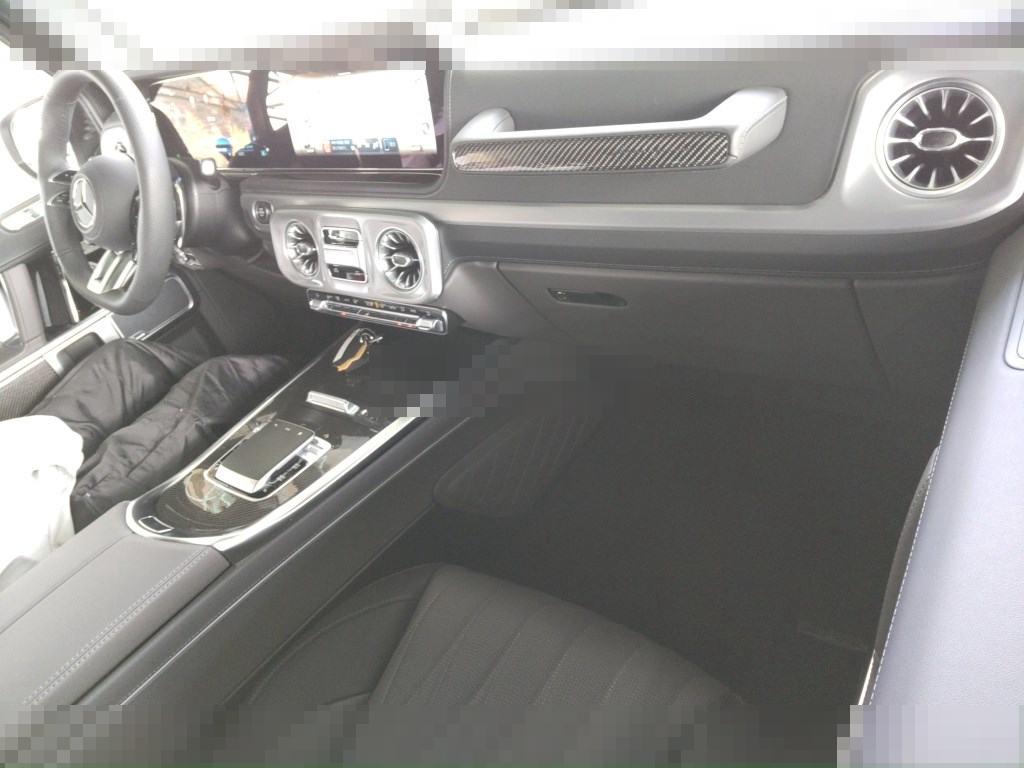 MERCEDES AMG G-CLASS 2025 - Image 4
