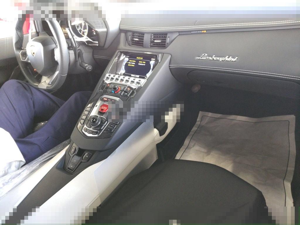 Lamborghini AVENTADOR CP 2017 - Image 4