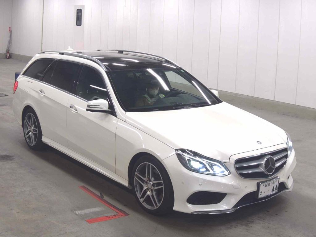 Mercedes-Benz E-Class Station Wagon 2015 - Image 2
