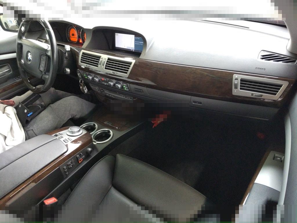 BMW 7 Series 2008 - Image 4