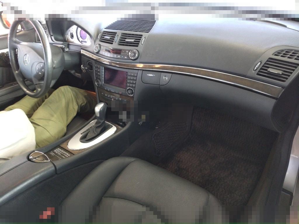 Mercedes-Benz E-Class 2002 - Image 4