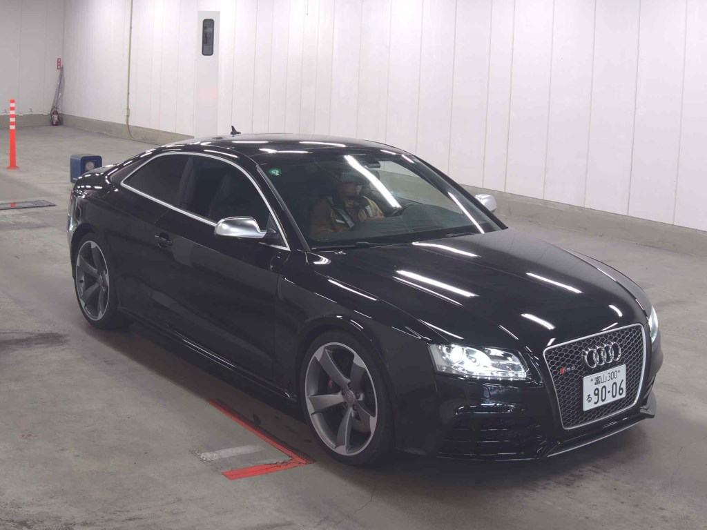 Audi RS5 2011 - Image 2