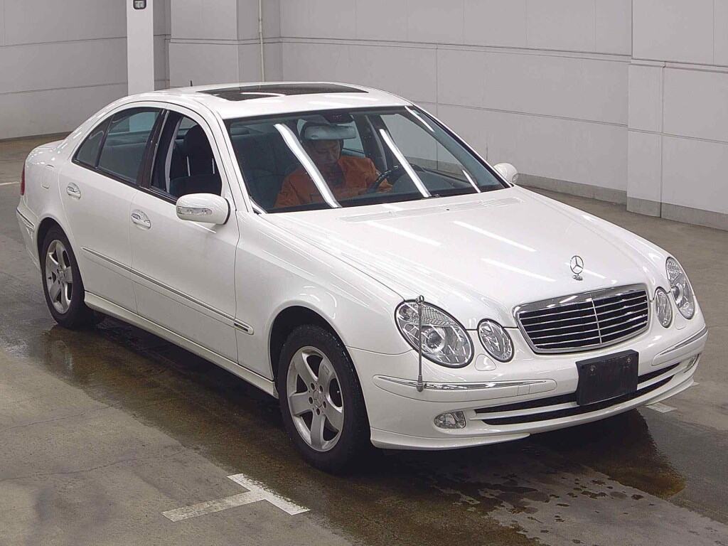 Mercedes-Benz E-Class 2004 - Image 2