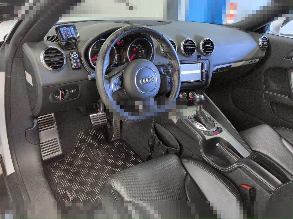 Audi TT RS 2012 - Image 4