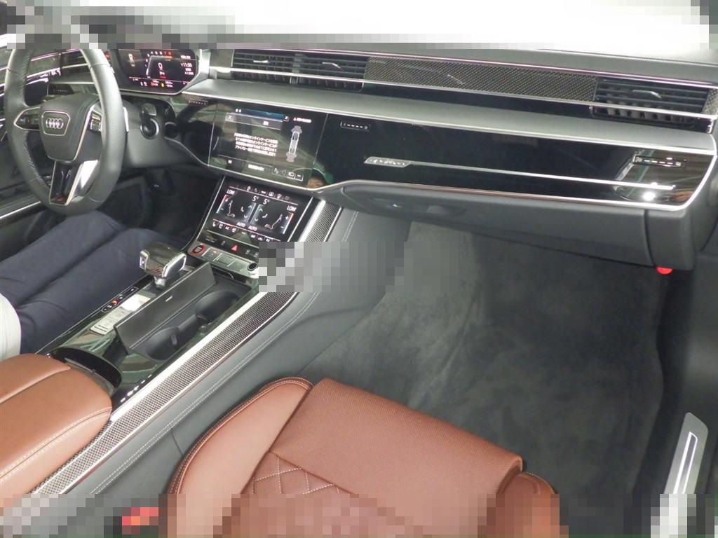 Audi S8 2024 - Image 4