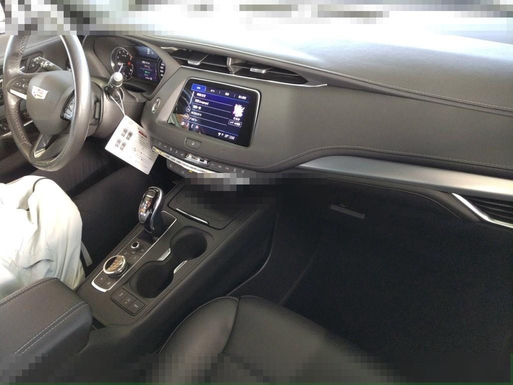 Cadillac XT4 2022 - Image 4