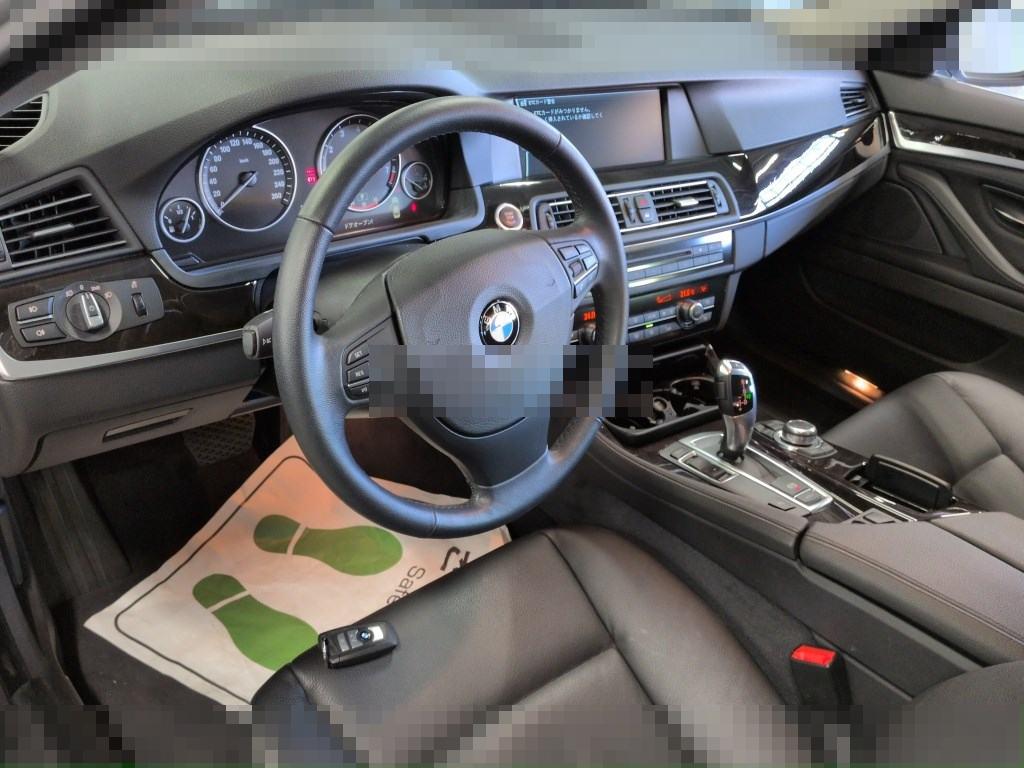 BMW 5 Series 2010 - Image 4