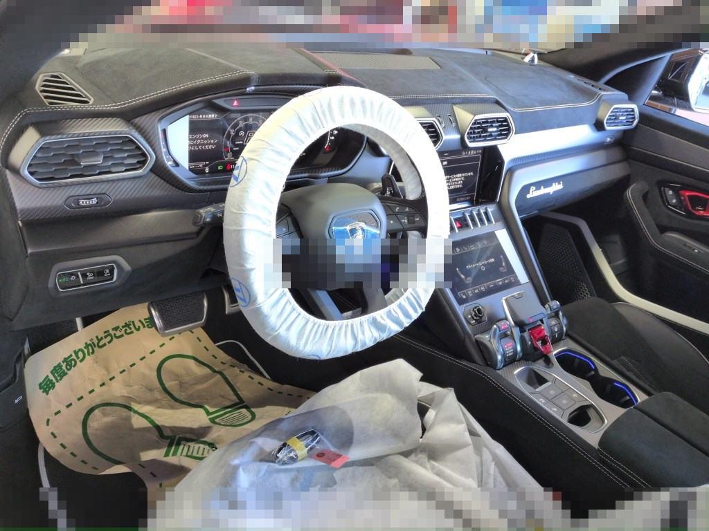 Lamborghini URUS 2025 - Image 4