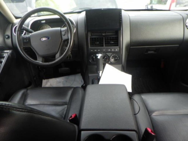 Ford Explorer 2011 - Image 4