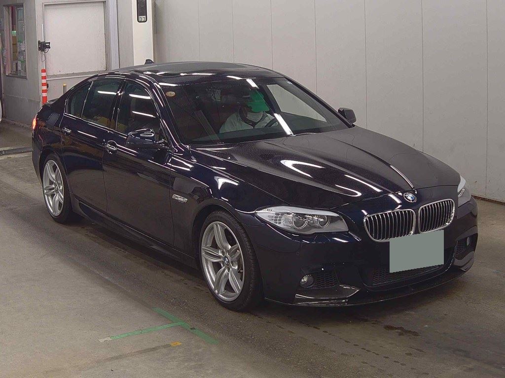 BMW 5 Series 2013 - Image 2