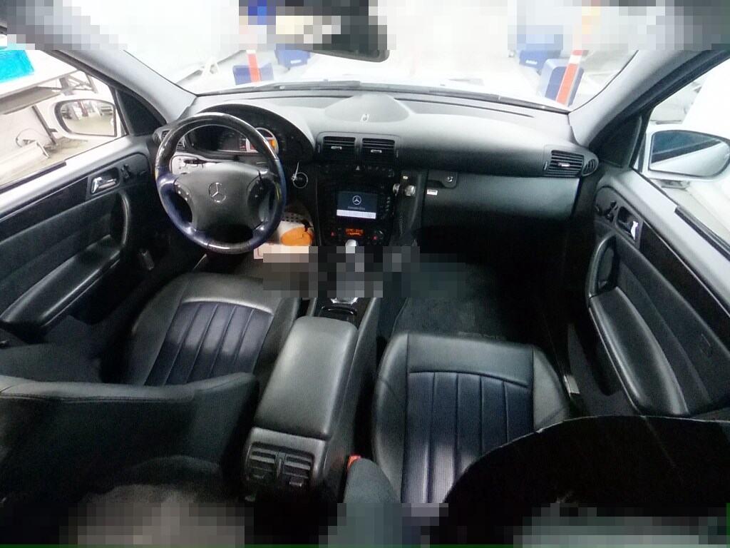 Mercedes-Benz C-Class 2003 - Image 4