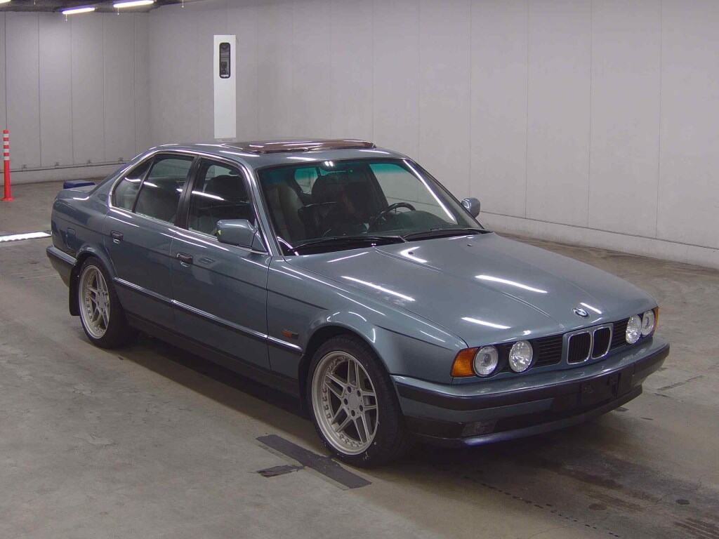 BMW 5 Series 1989 - Image 2
