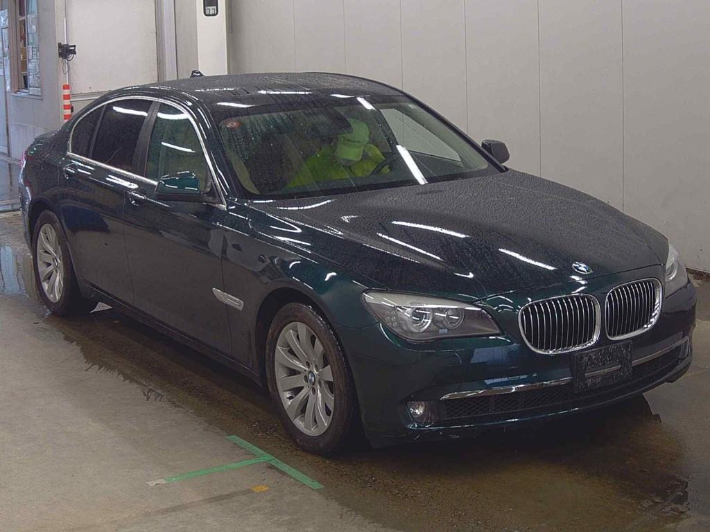 BMW 7 Series 2010 - Image 2