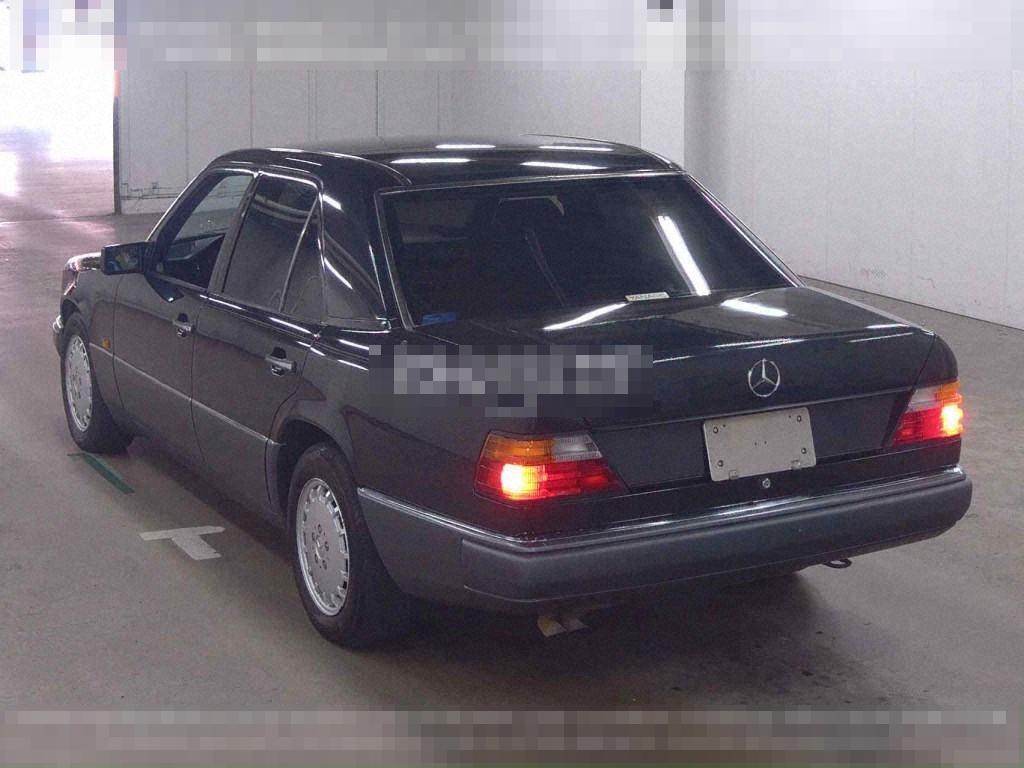 Mercedes-Benz Medium Class 1991 - Image 3