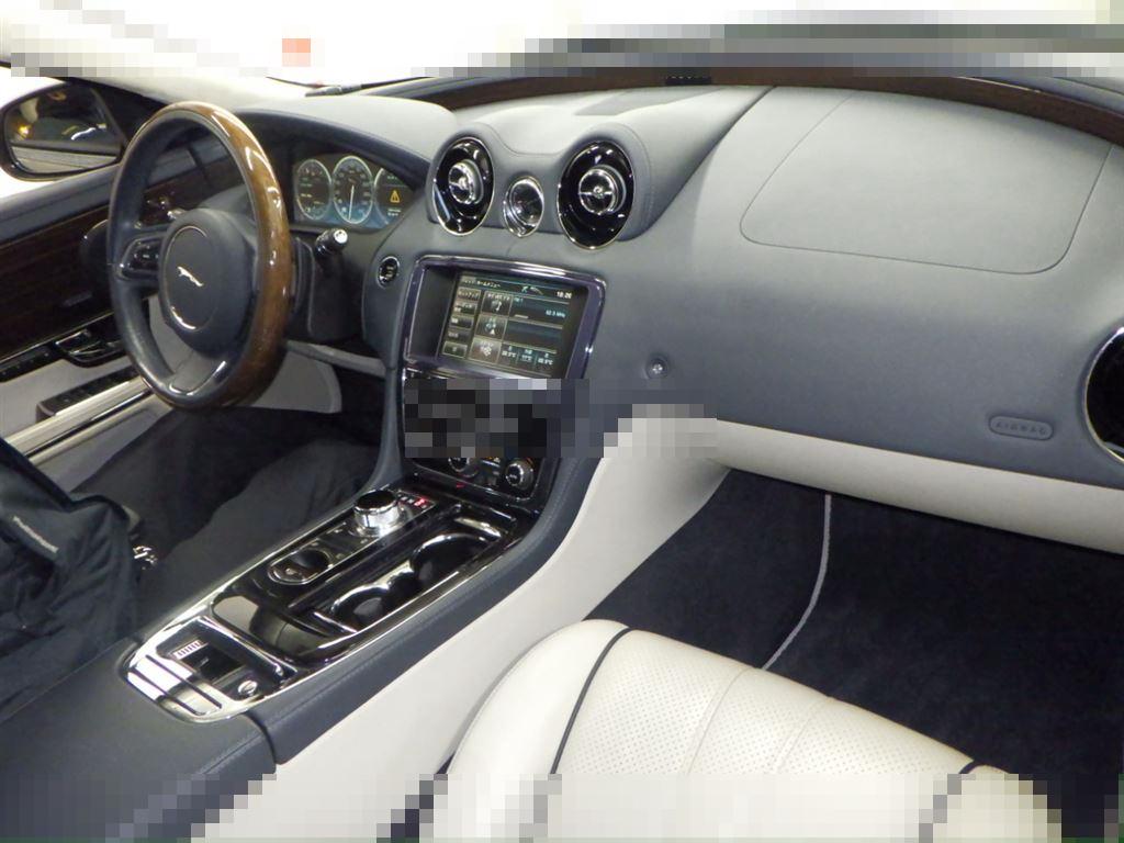 Jaguar XJ 2013 - Image 4