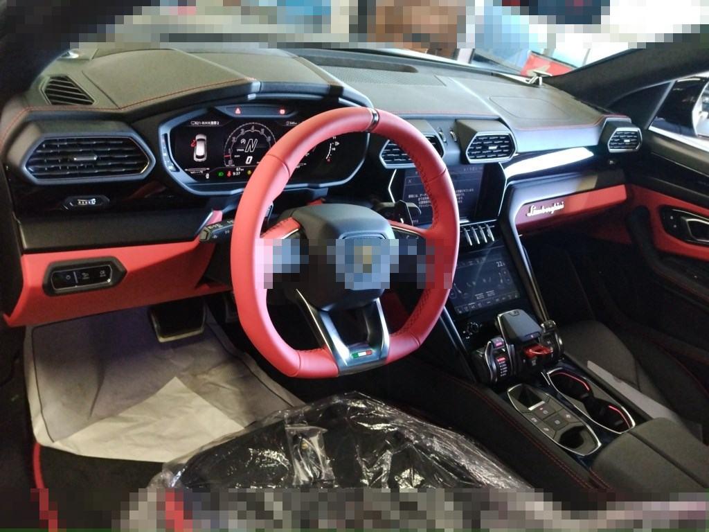 Lamborghini URUS 2025 - Image 4