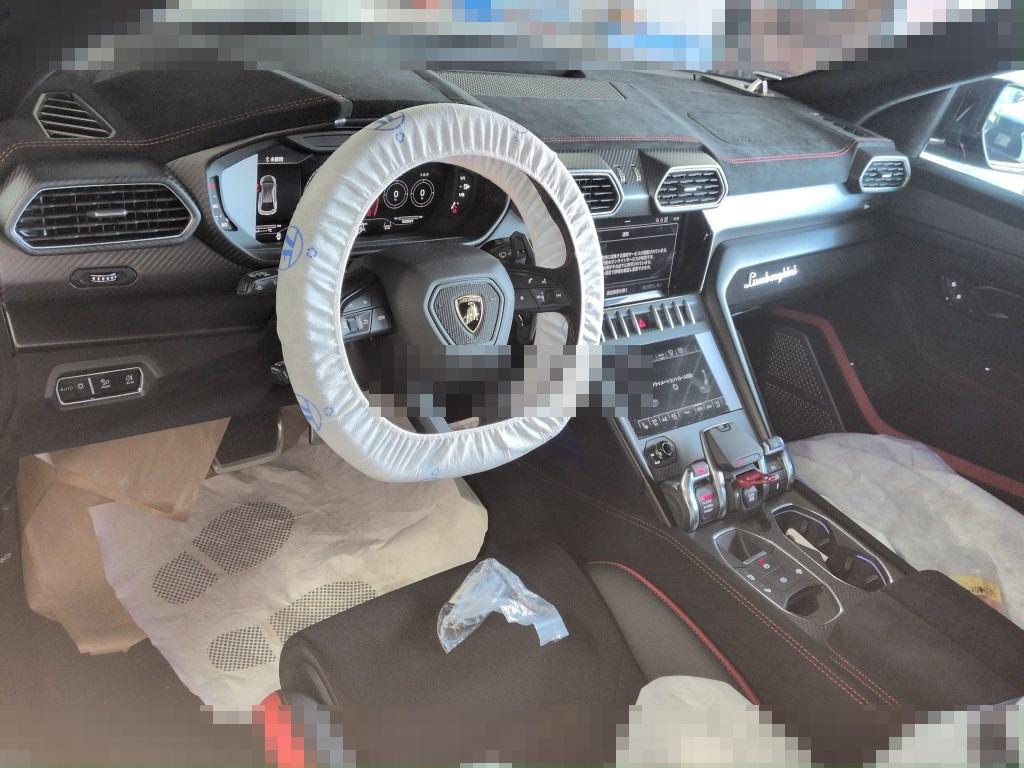 Lamborghini URUS 2025 - Image 4