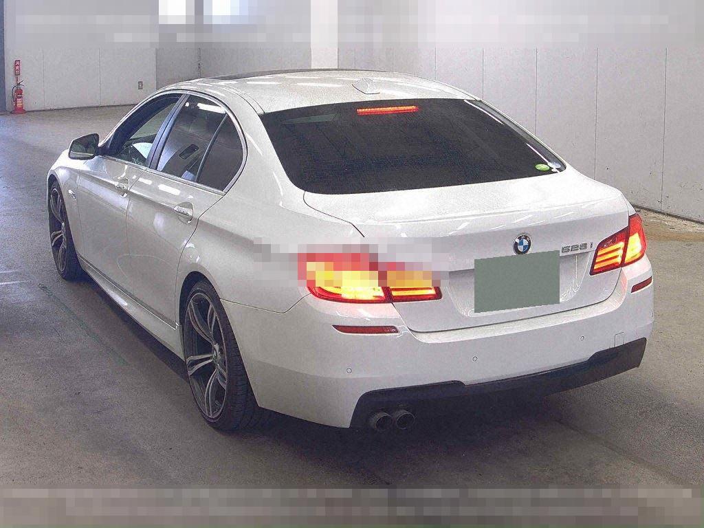 BMW 5 Series 2010 - Image 3