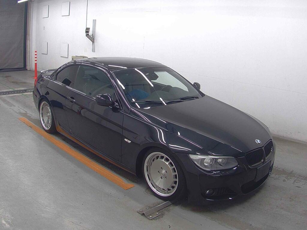 BMW 3 Series 2010 - Image 1