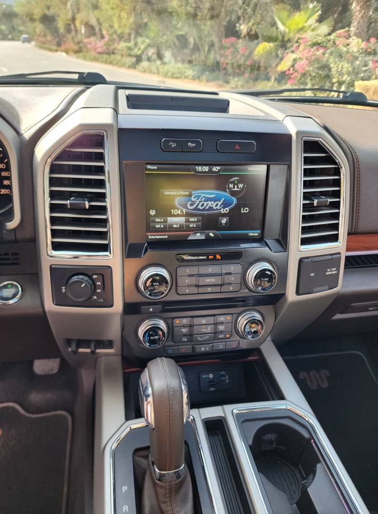 FORD F-150 KING RANCH FX4 – V8 5.0L FlexFuel