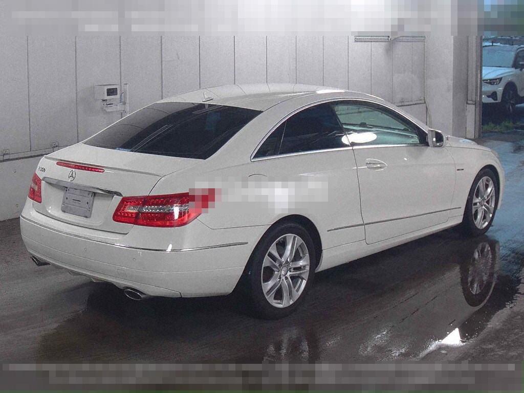 Mercedes-Benz E-Class 2009 - Image 6