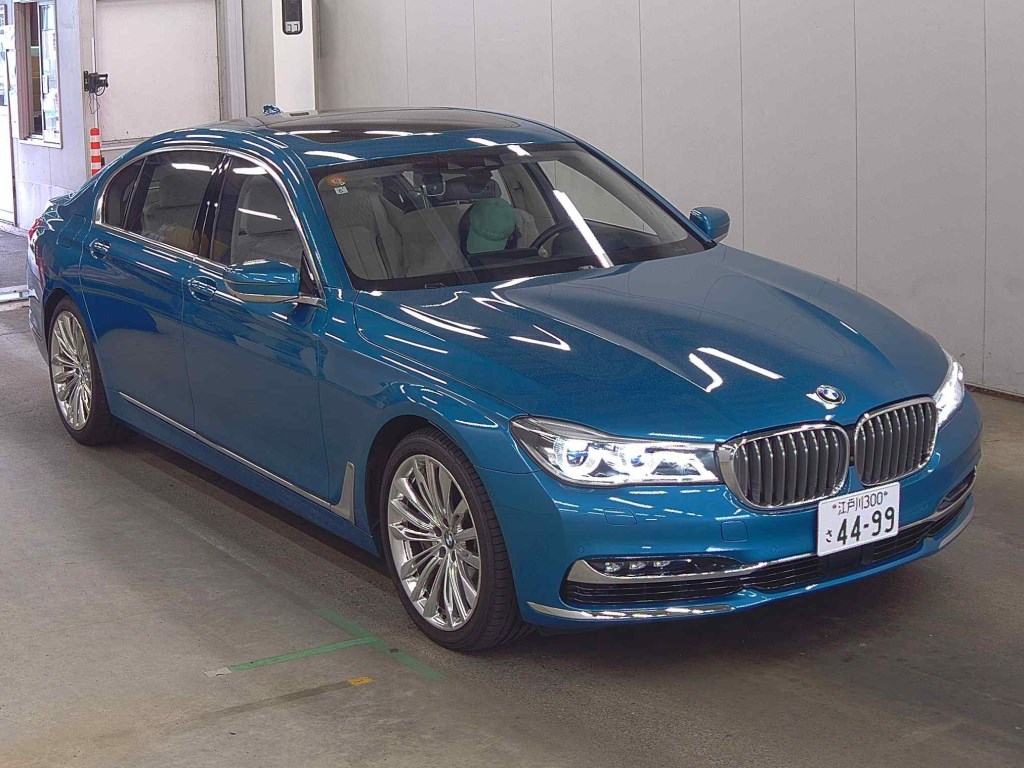 BMW 7 Series 2019 - Image 1