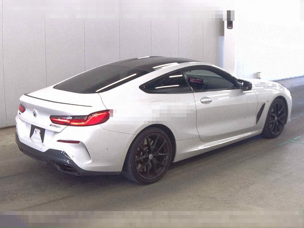 BMW 8 Series 2022 - Image 6