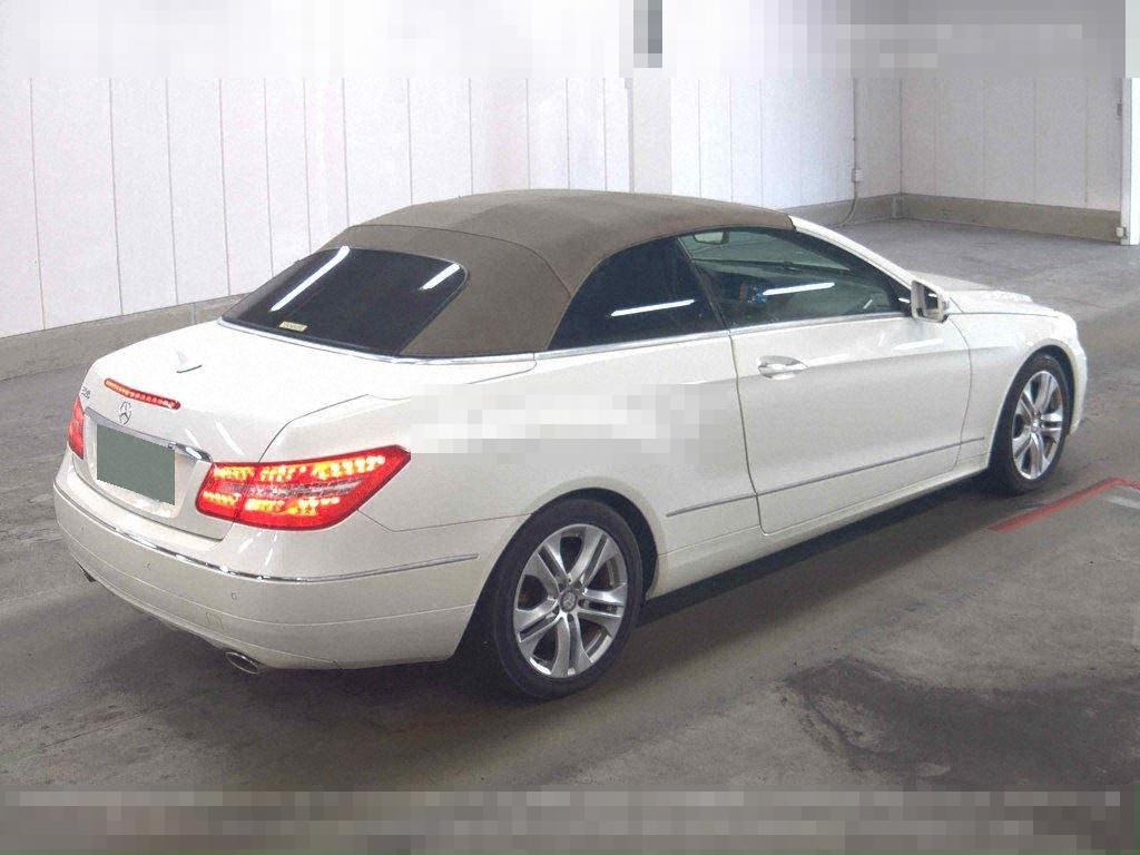 Mercedes-Benz E-Class 2010 - Image 6