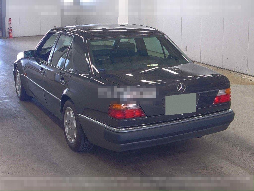 Mercedes-Benz Medium Class 1992 - Image 3