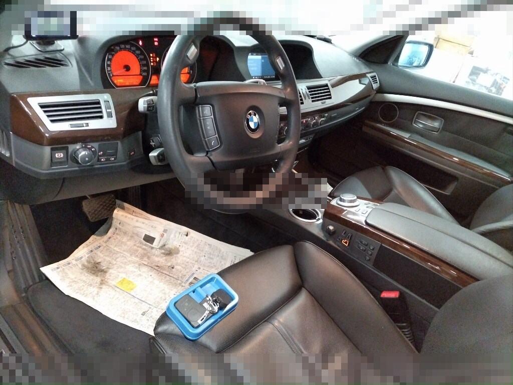 BMW 7 Series 2005 - Image 4