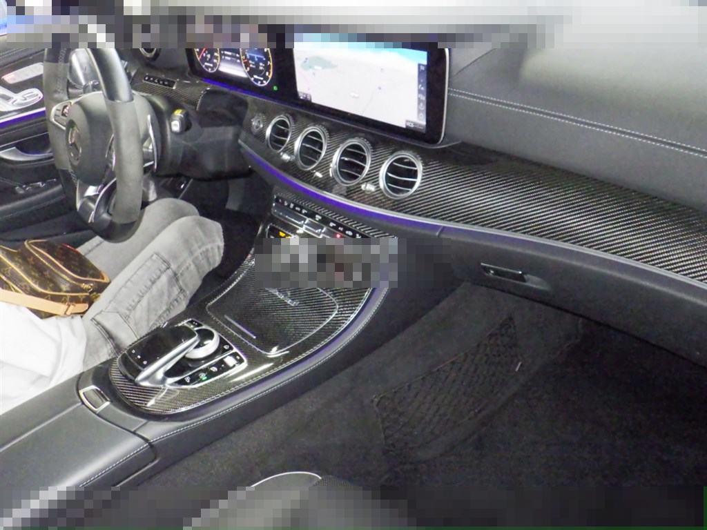 MERCEDES AMG E-CLASS 2018 - Image 4