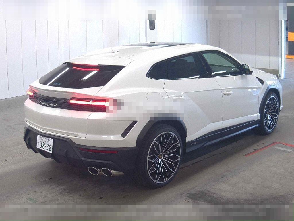 Lamborghini URUS 2025 - Image 6