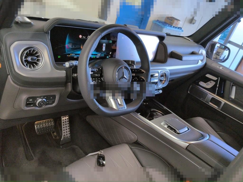 MERCEDES AMG G-CLASS 2025 - Image 4