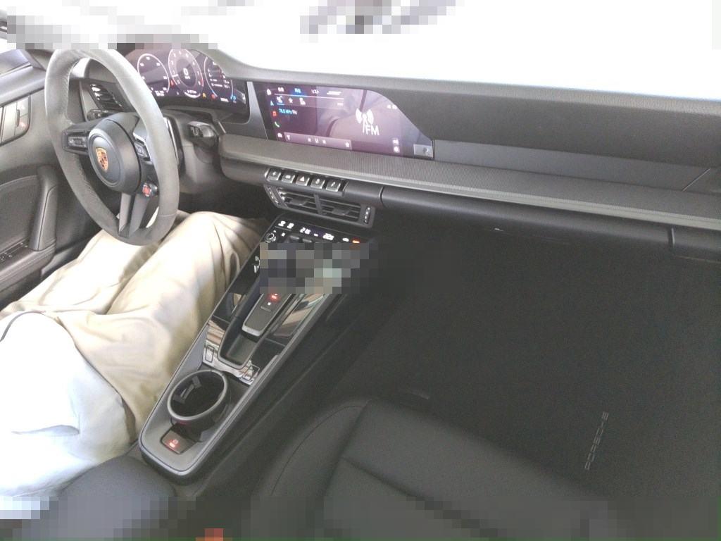 Porsche 911 CP 2025 - Image 4