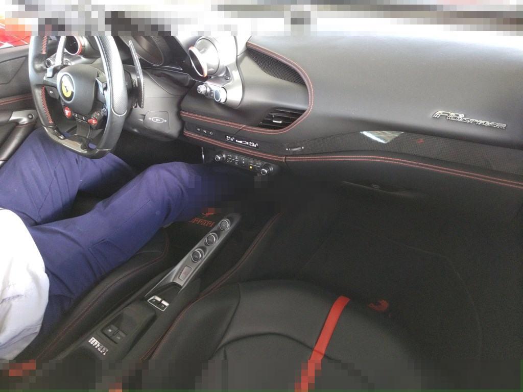 Ferrari F8 SPIDER 2020 - Image 4