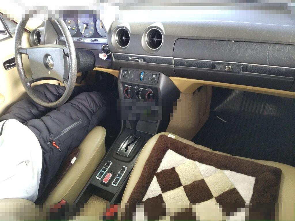 Mercedes-Benz Medium Class 1981 - Image 4