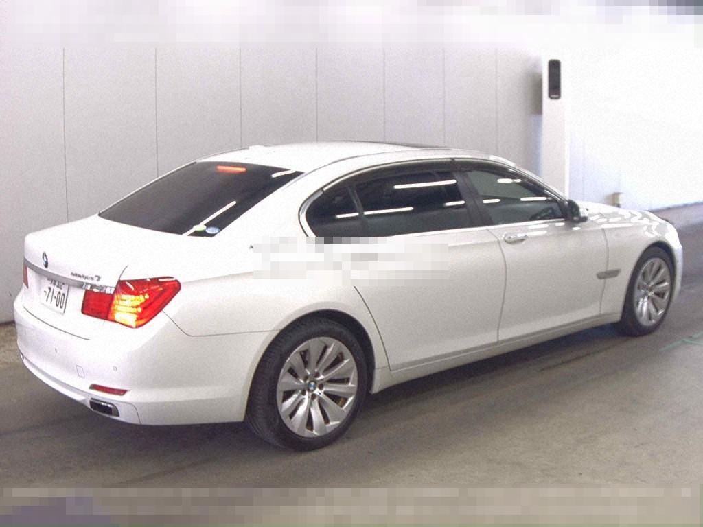 BMW 7 Series 2011 - Image 6