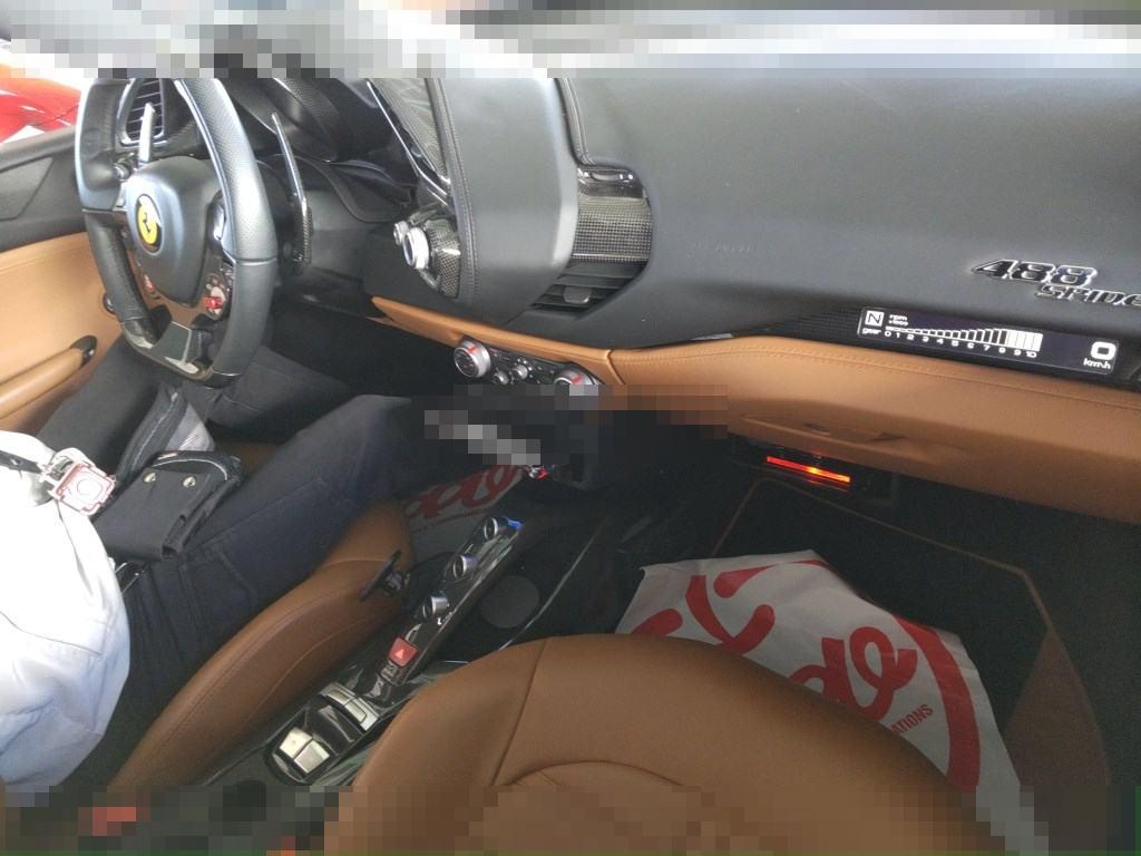 Ferrari 488 SPIDER 2020 - Image 4