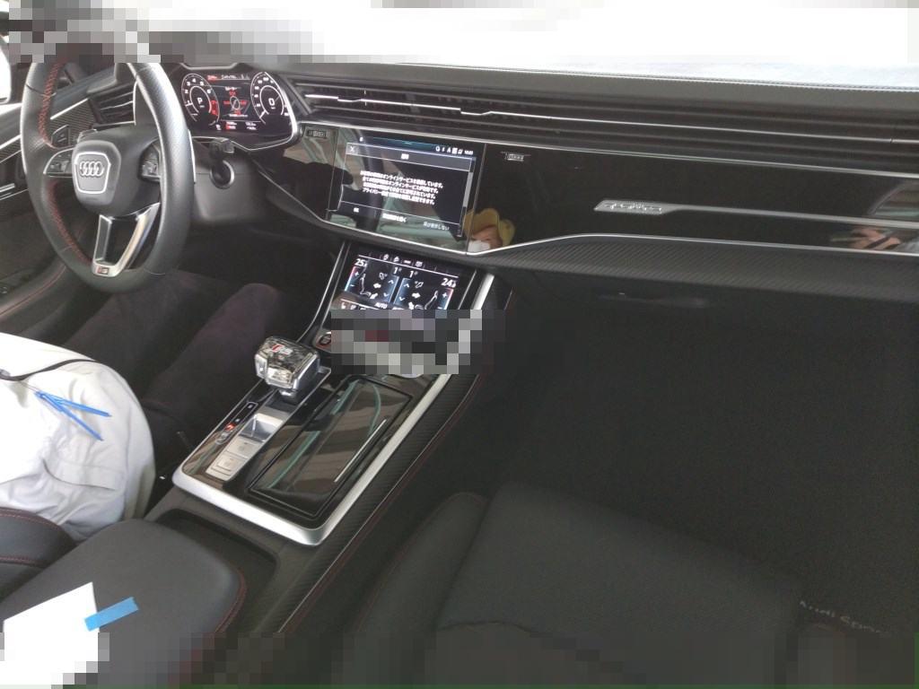 Audi RS Q8 2021 - Image 4