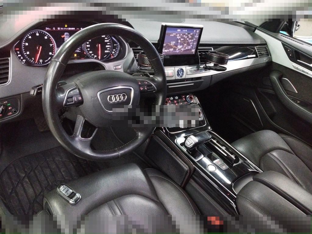 Audi A8 2012 - Image 4