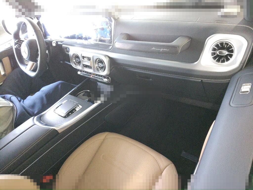 Mercedes-Benz G-Class 2025 - Image 4
