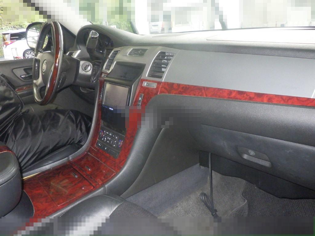 Cadillac ESCALADE 2011 - Image 4